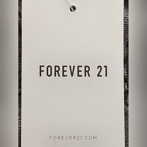 Forever 21 Juniors Loose Fit/90s Fit Black Ripped Jeans Size 24 - Picture 14 of 14